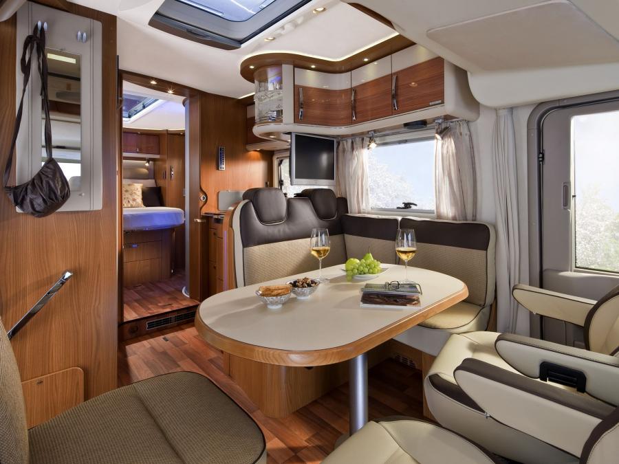 Интерьер Hymer B-Class SL Star Edition 2009 года  (фото 3 из 10)